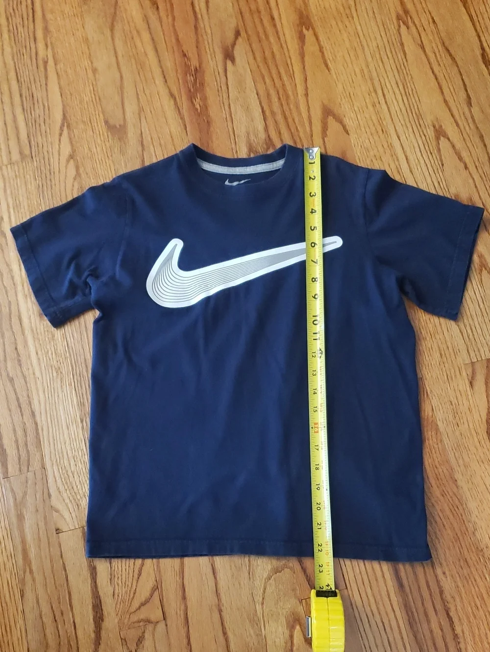 Nike Swoosh Graphic Navy Short Sleeve Tee Size: L